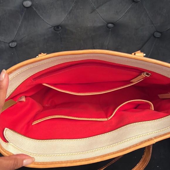 Dooney & Bourke White Pebbled Grain Lexington Shopper Tote with studs - Picture 8 of 10